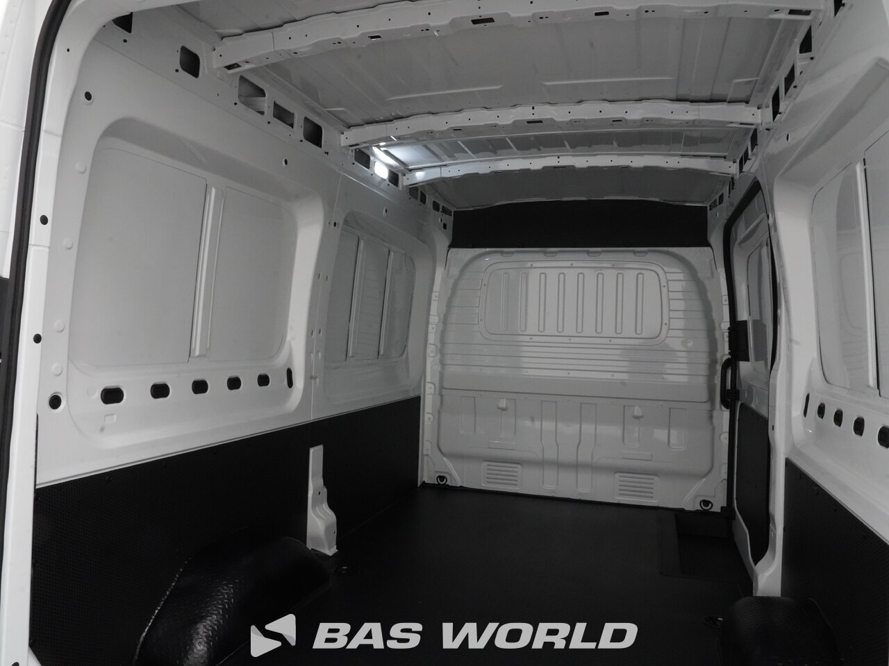 Other : Maxus eDeliver 9 Furgão
