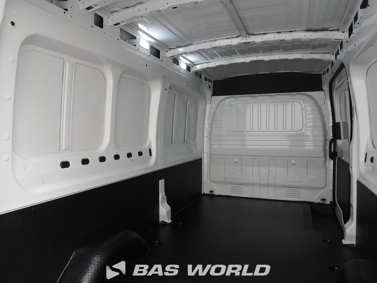 Other : Maxus eDeliver 9 Closed box van