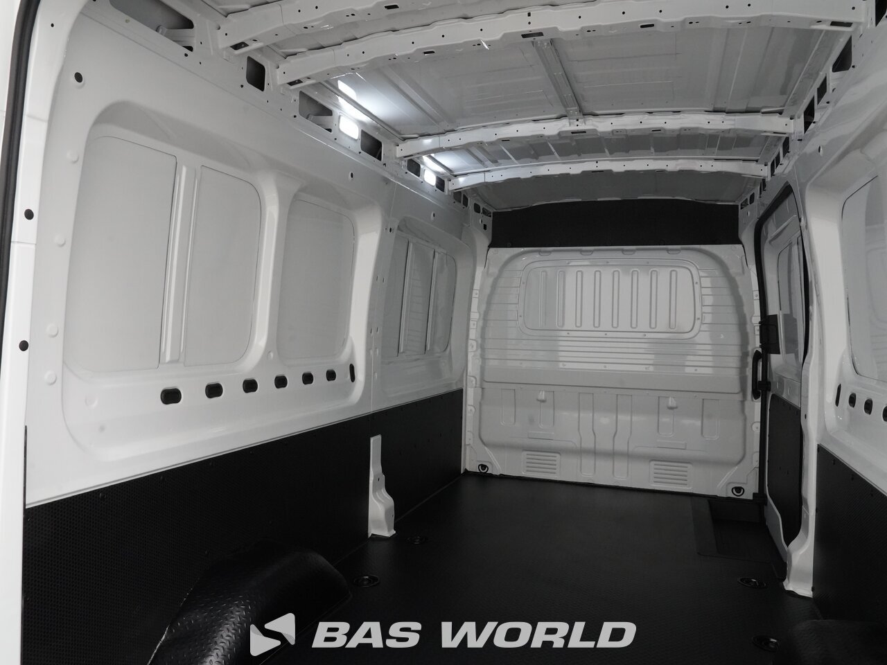 Other : Maxus eDeliver 9 Closed box van