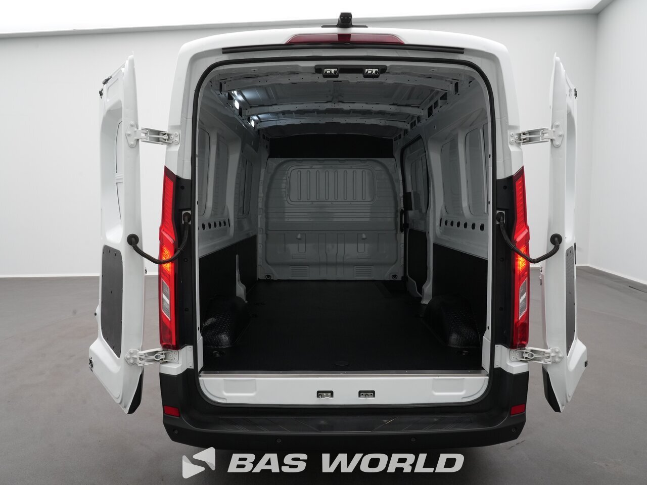 Other : Maxus eDeliver 9 Closed box van