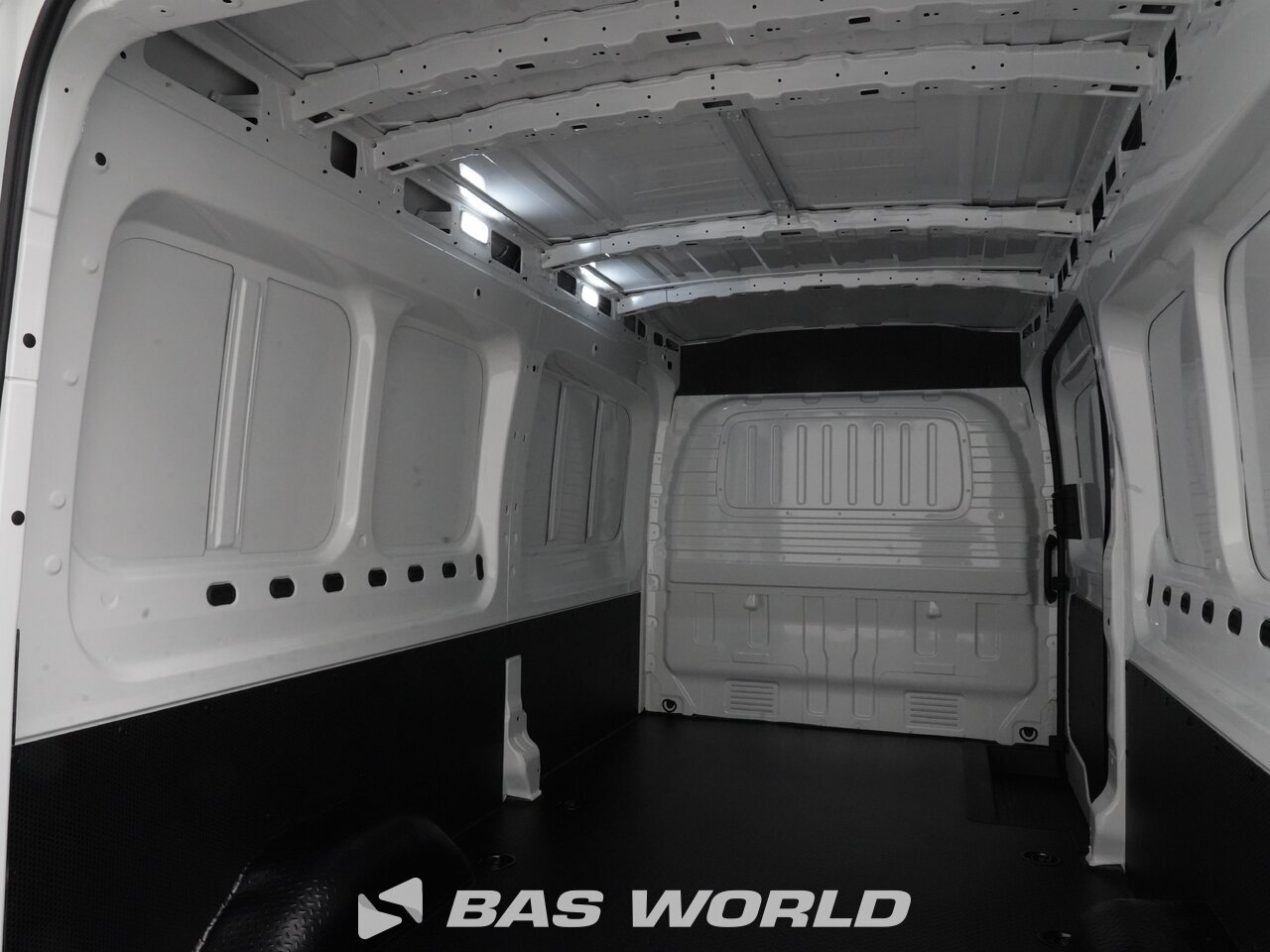 Other : Maxus eDeliver 9 Closed box van