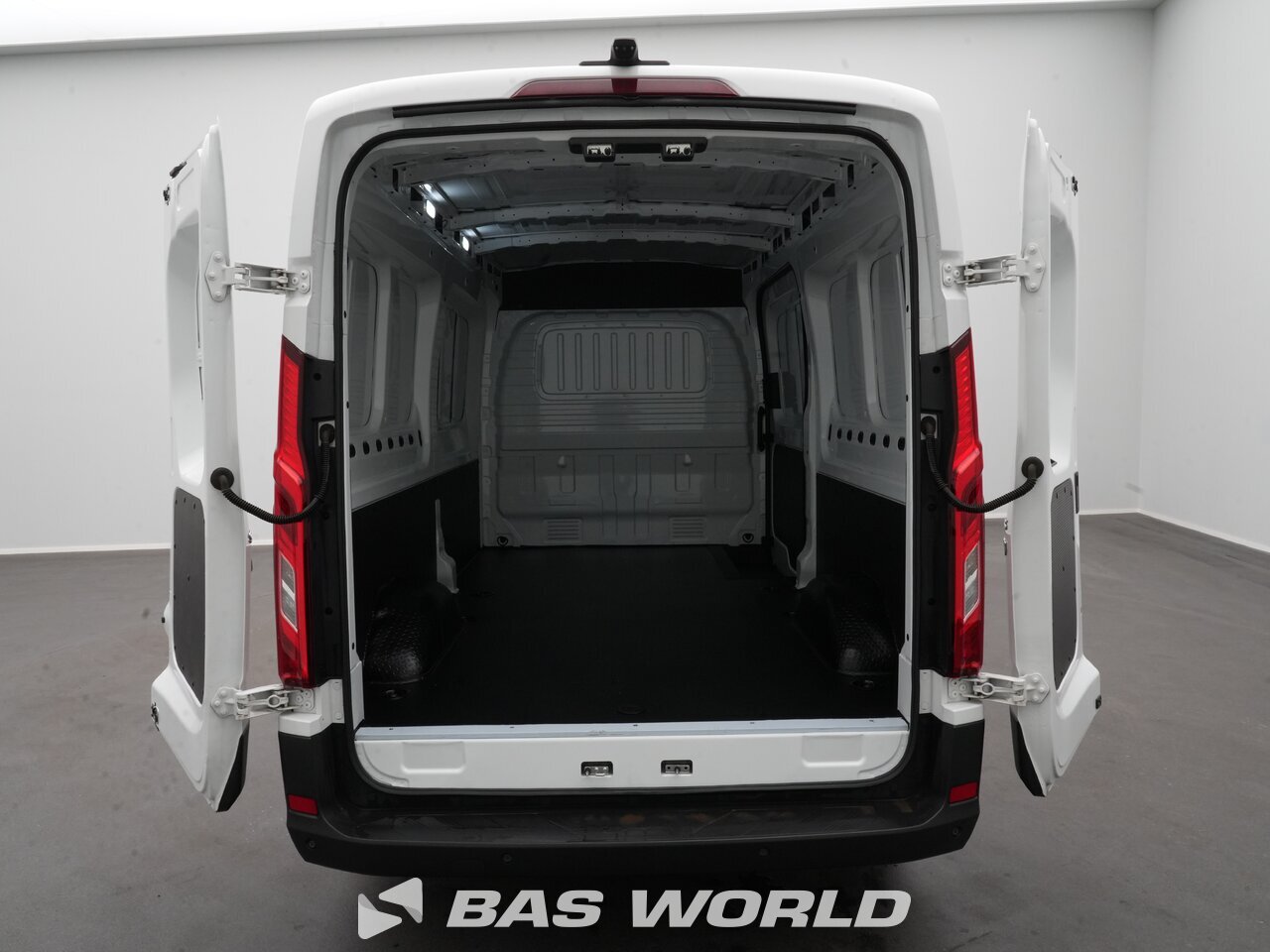Other : Maxus eDeliver 9 Closed box van