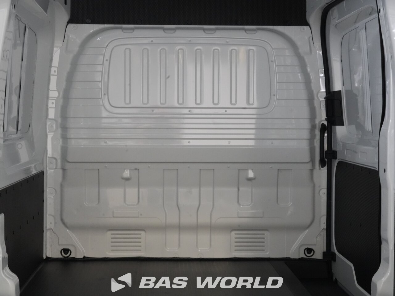 Other : Maxus eDeliver 9 Closed box van