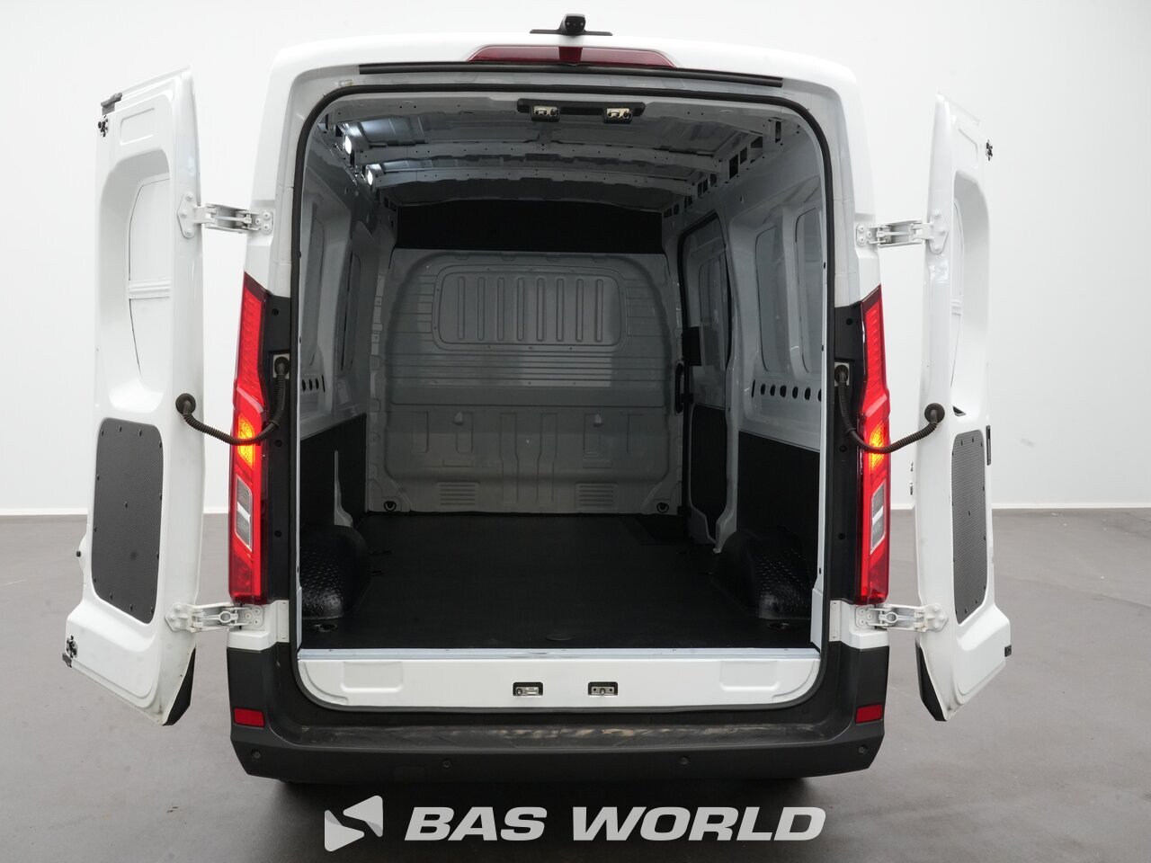 Other : Maxus eDeliver 9 Closed box van