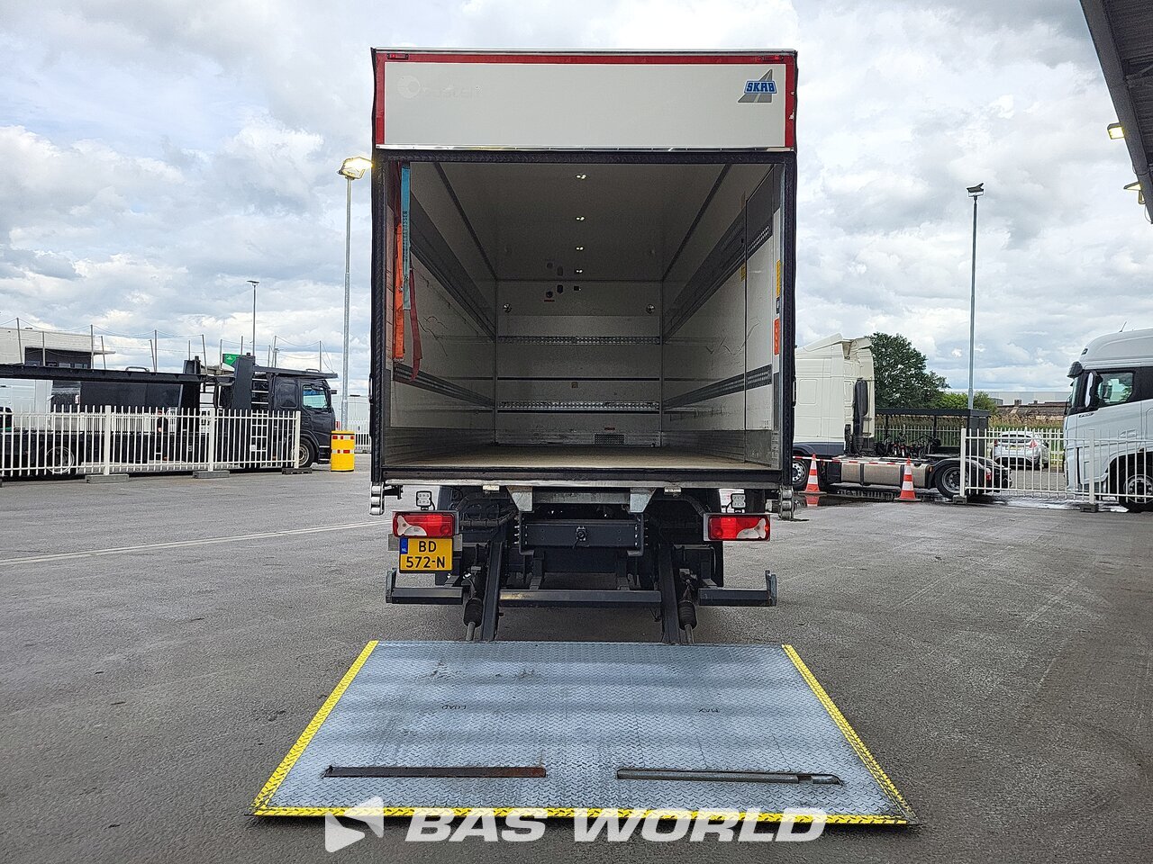 Other : Scania P280 Box body truck