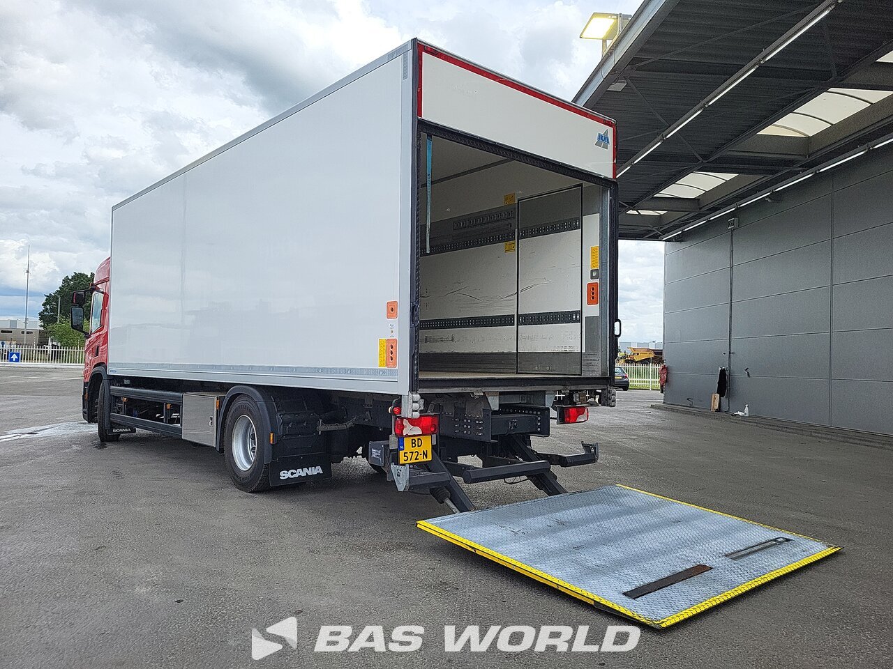 Other : Scania P280 Box body truck