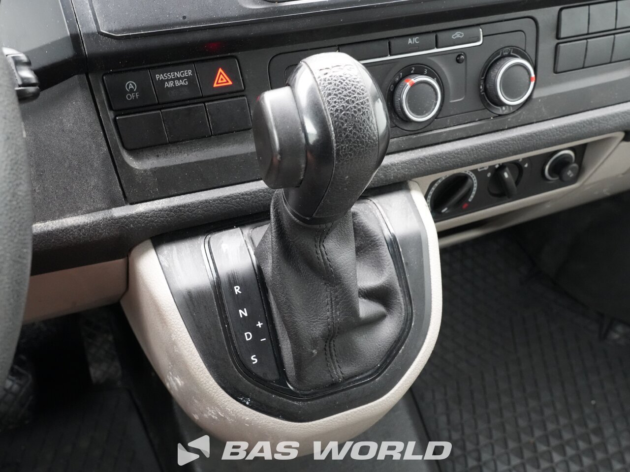 Other : Volkswagen Transporter 150PK Furgão