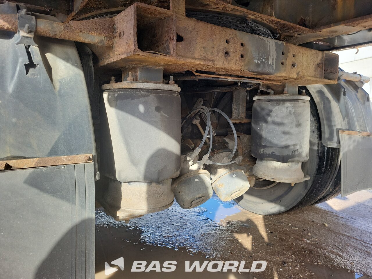 Other : Fruehauf Flatbed trailer