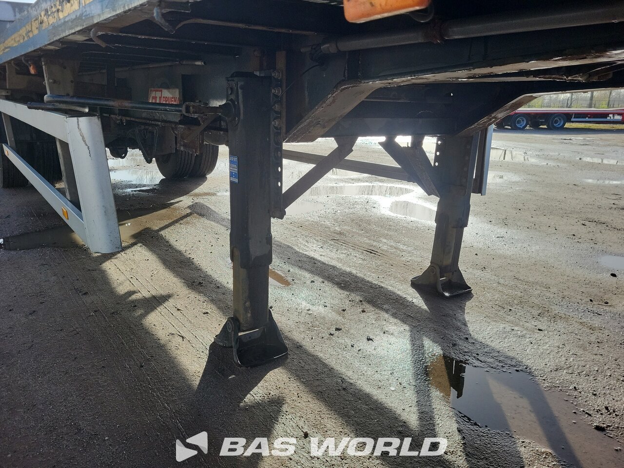 Other : Fruehauf Flatbed trailer