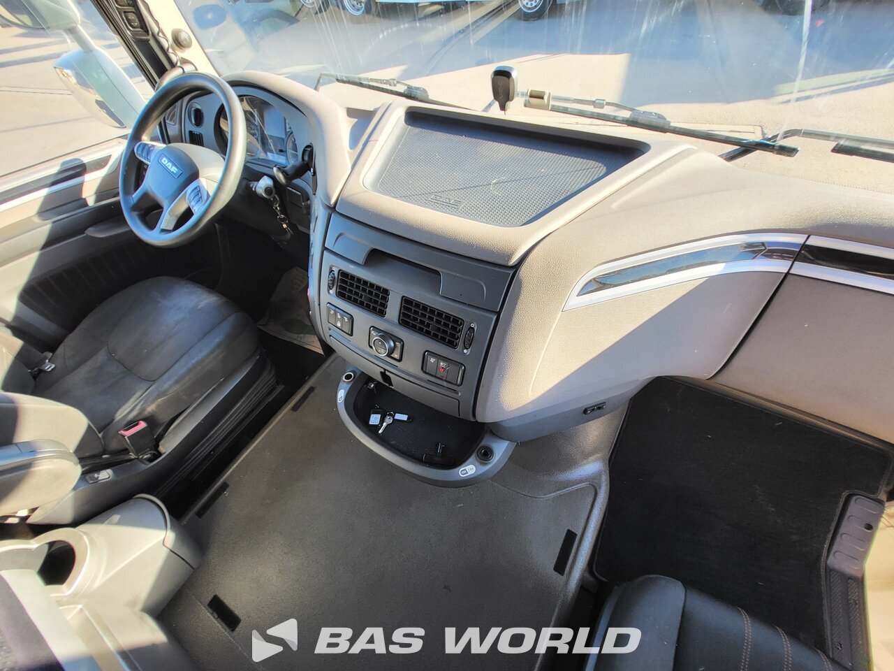 Other : DAF XF 530 Cabeza tractora