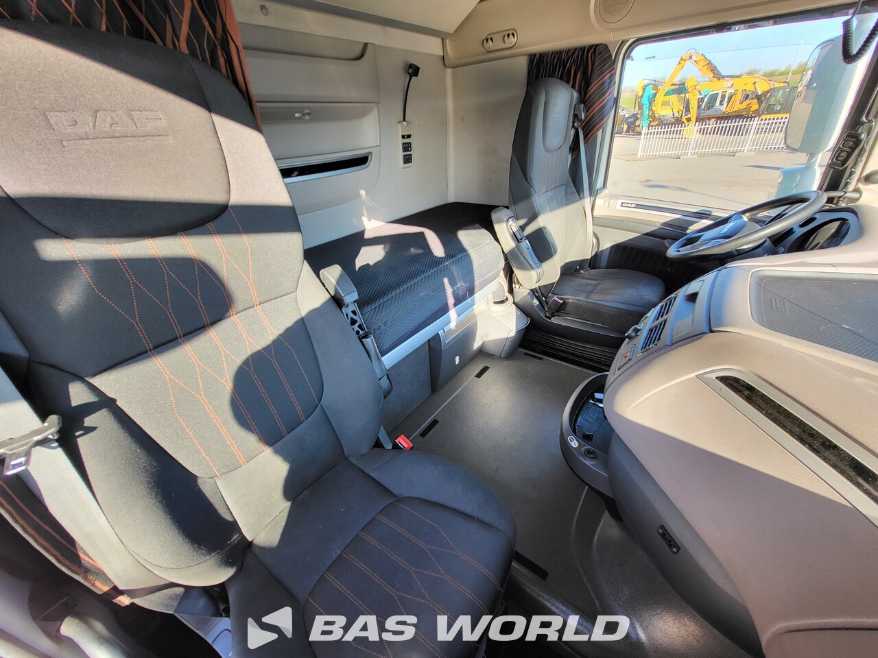 Other : DAF XF 530 Cabeza tractora