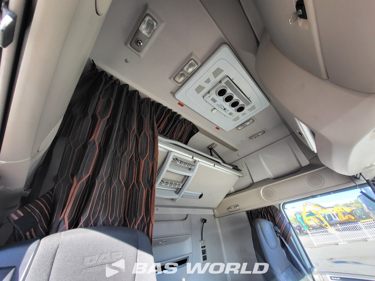Other : DAF XF 530 Cabeza tractora