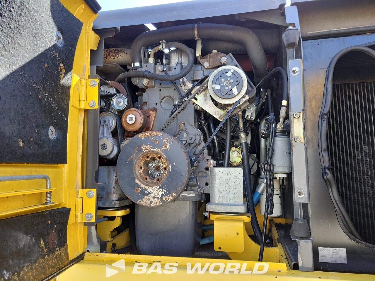 Other : New Holland MH 5.6 Pelle sur pneus