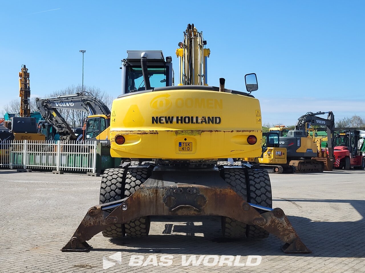 Other : New Holland MH 5.6 Pelle sur pneus
