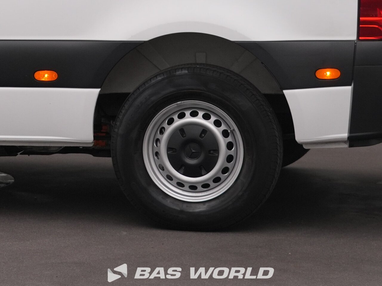 Other : Mercedes eSprinter 312 شاحنة خفيفة بصندوق مغلق