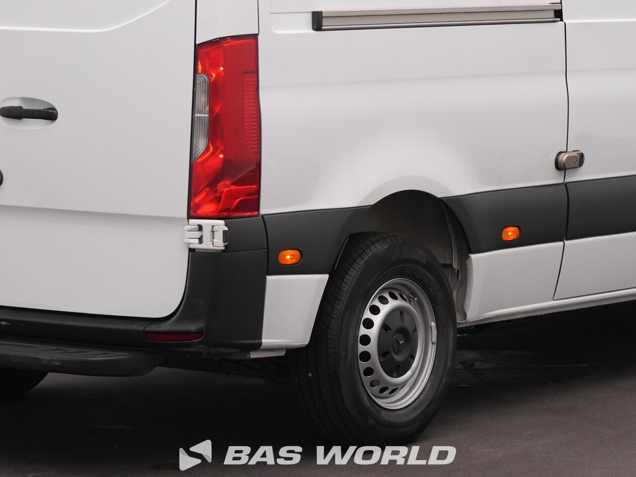 Other : Mercedes eSprinter 312 شاحنة خفيفة بصندوق مغلق