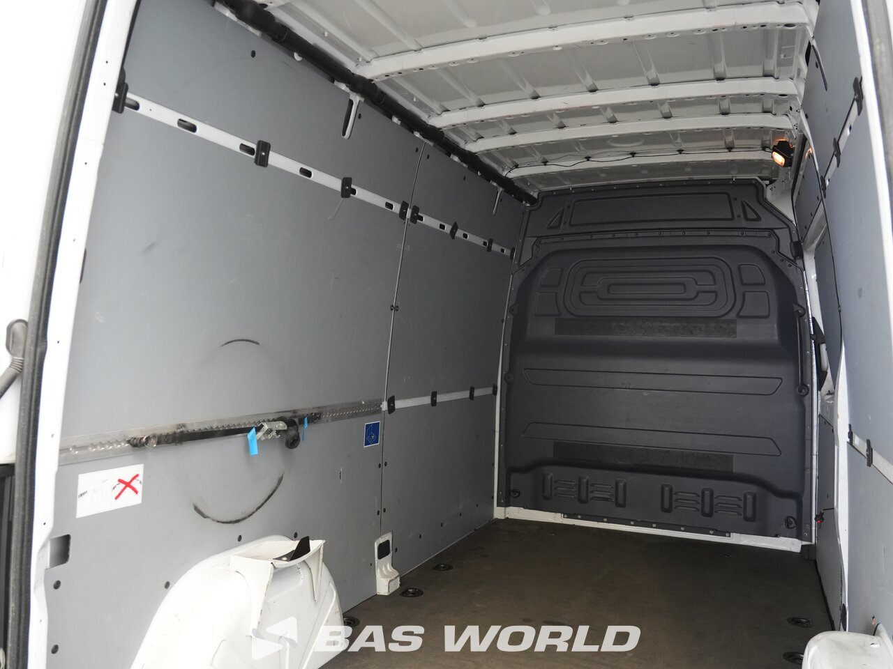 Other : Mercedes eSprinter 312 شاحنة خفيفة بصندوق مغلق