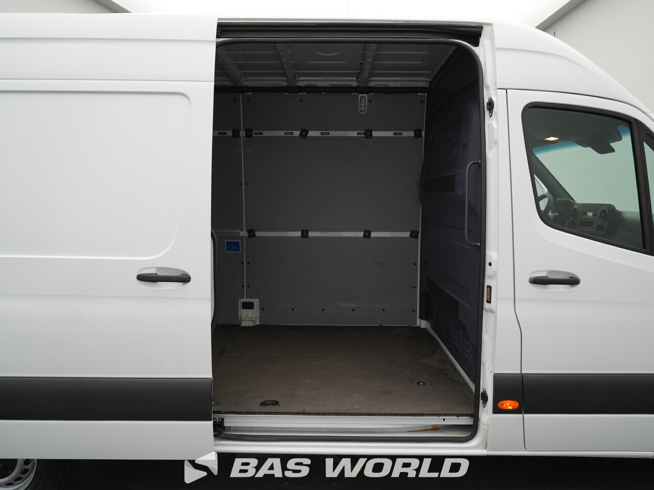 Other : Mercedes eSprinter 312 شاحنة خفيفة بصندوق مغلق