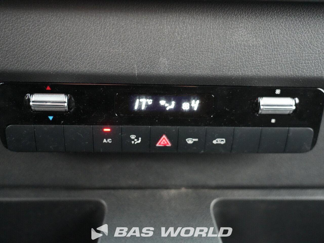 Other : Mercedes eSprinter 312 شاحنة خفيفة بصندوق مغلق
