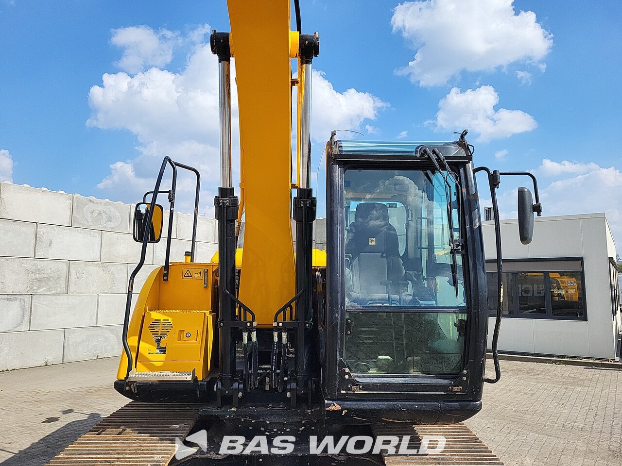 Other : JCB JS131 LC Crawler excavators