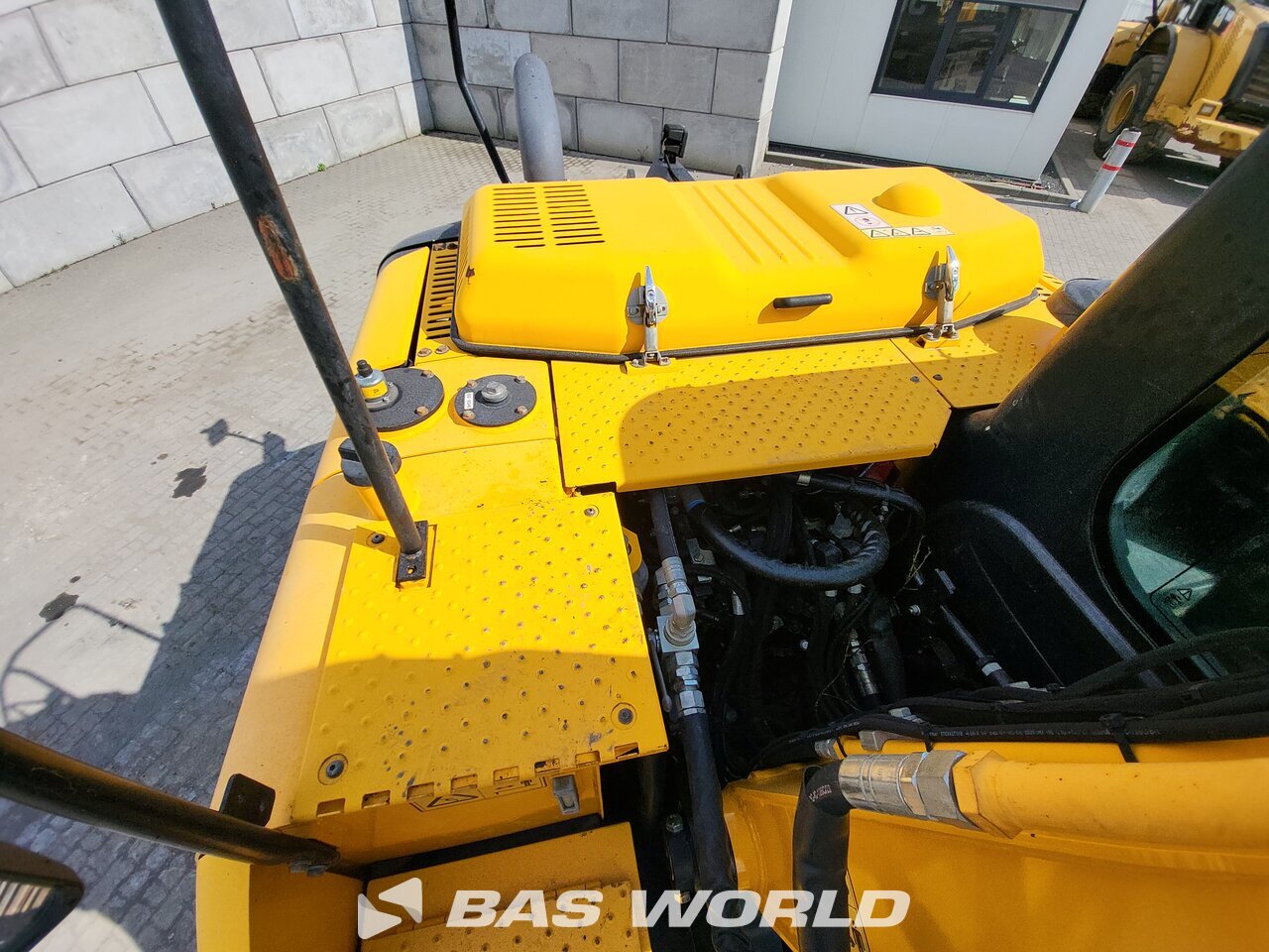 Other : JCB JS131 LC Crawler excavators