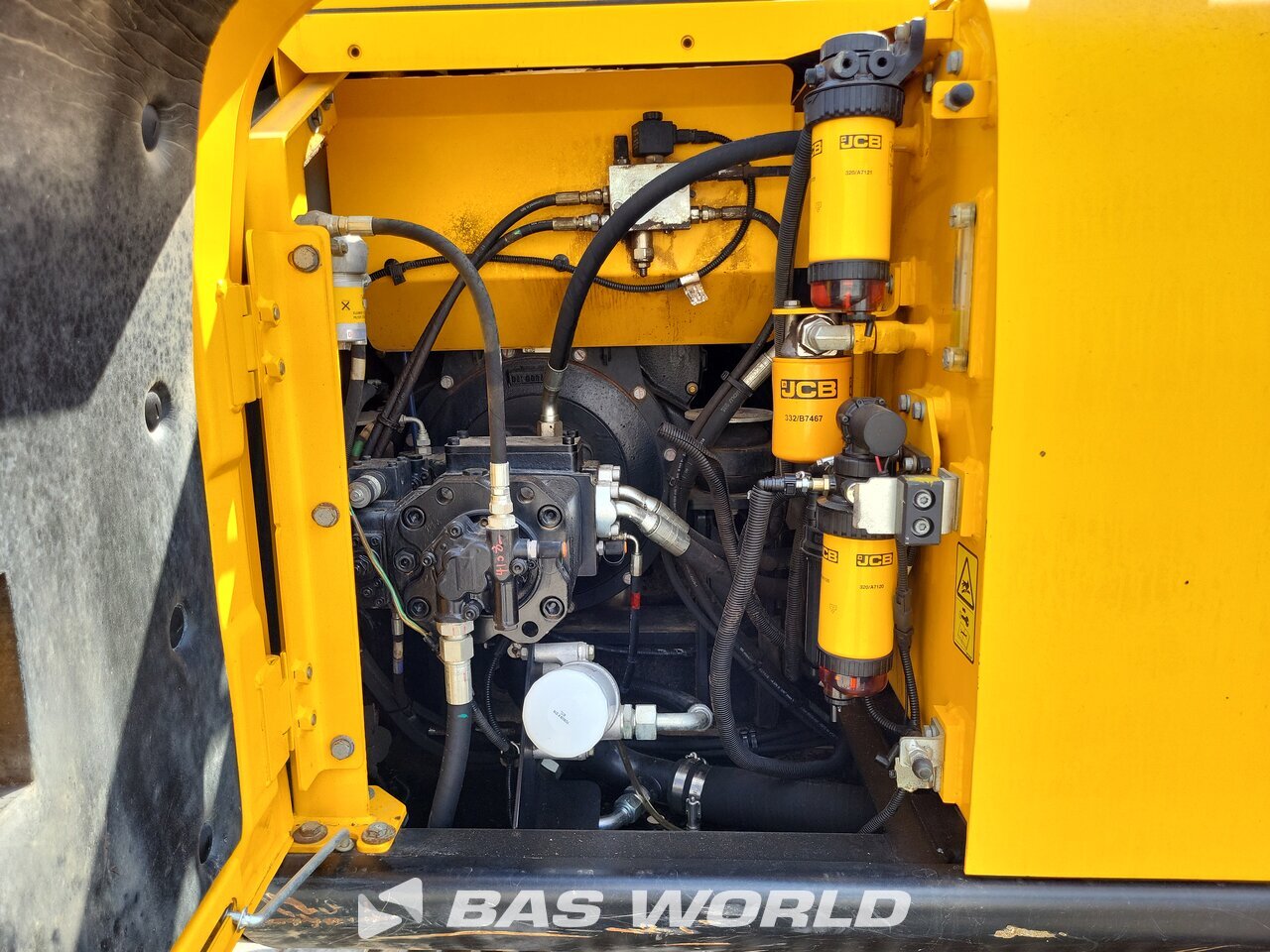 Other : JCB JS131 LC Crawler excavators