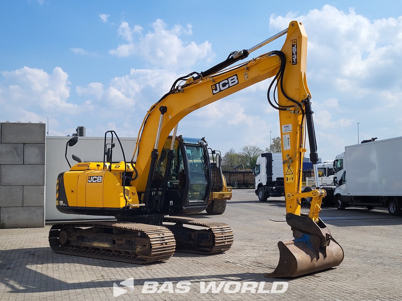 Other : JCB JS131 LC Crawler excavators