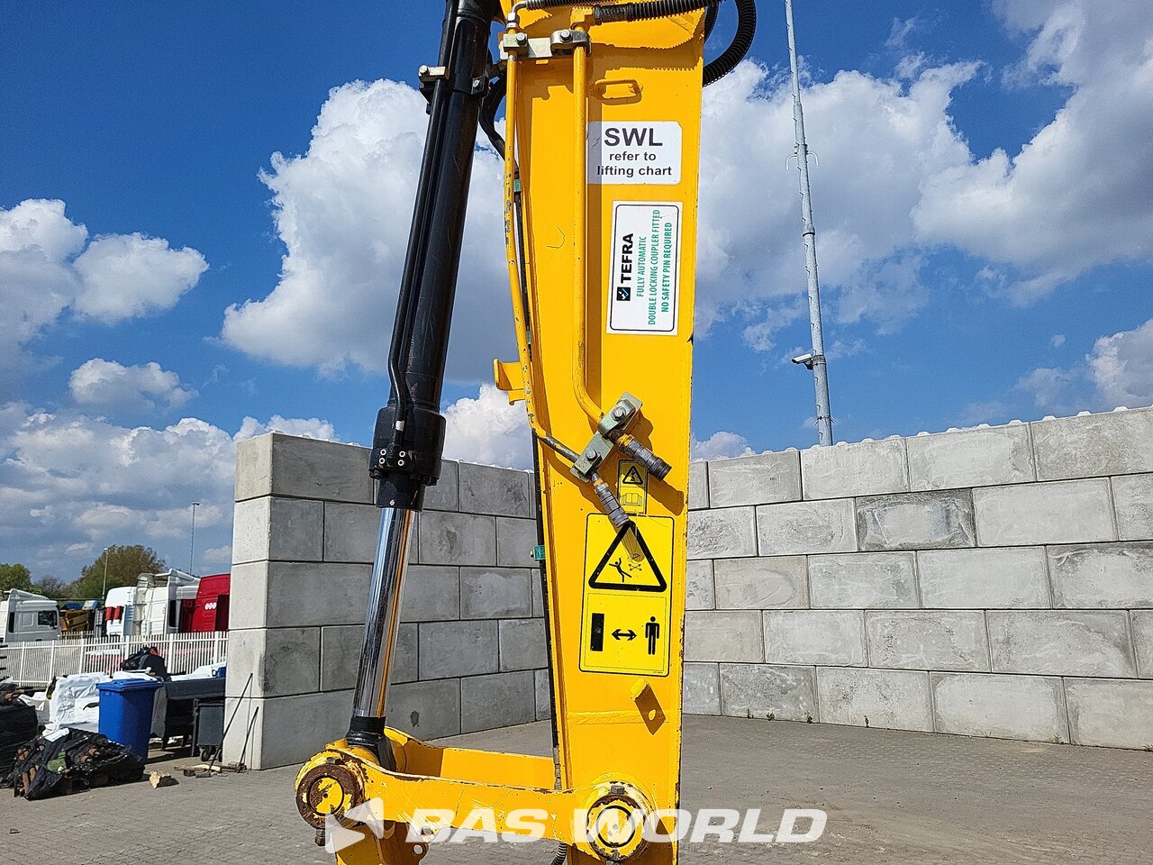 Other : JCB JS131 LC Crawler excavators