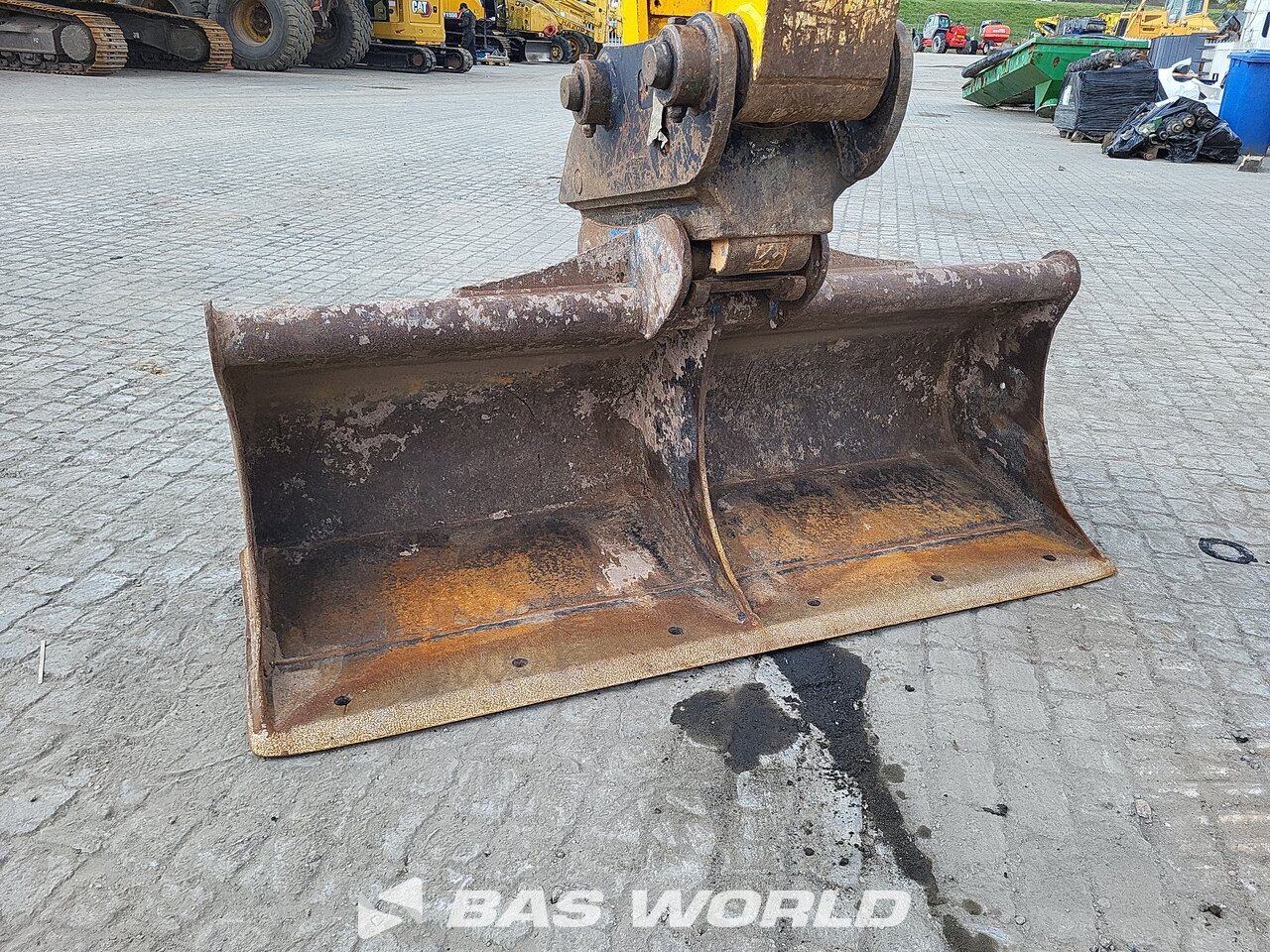 Other : JCB JS131 LC Crawler excavators