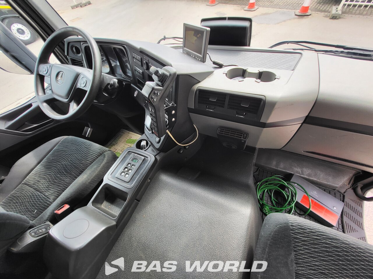 Other : Mercedes Arocs 2530 NGT грузовик с крюковым погрузчиком
