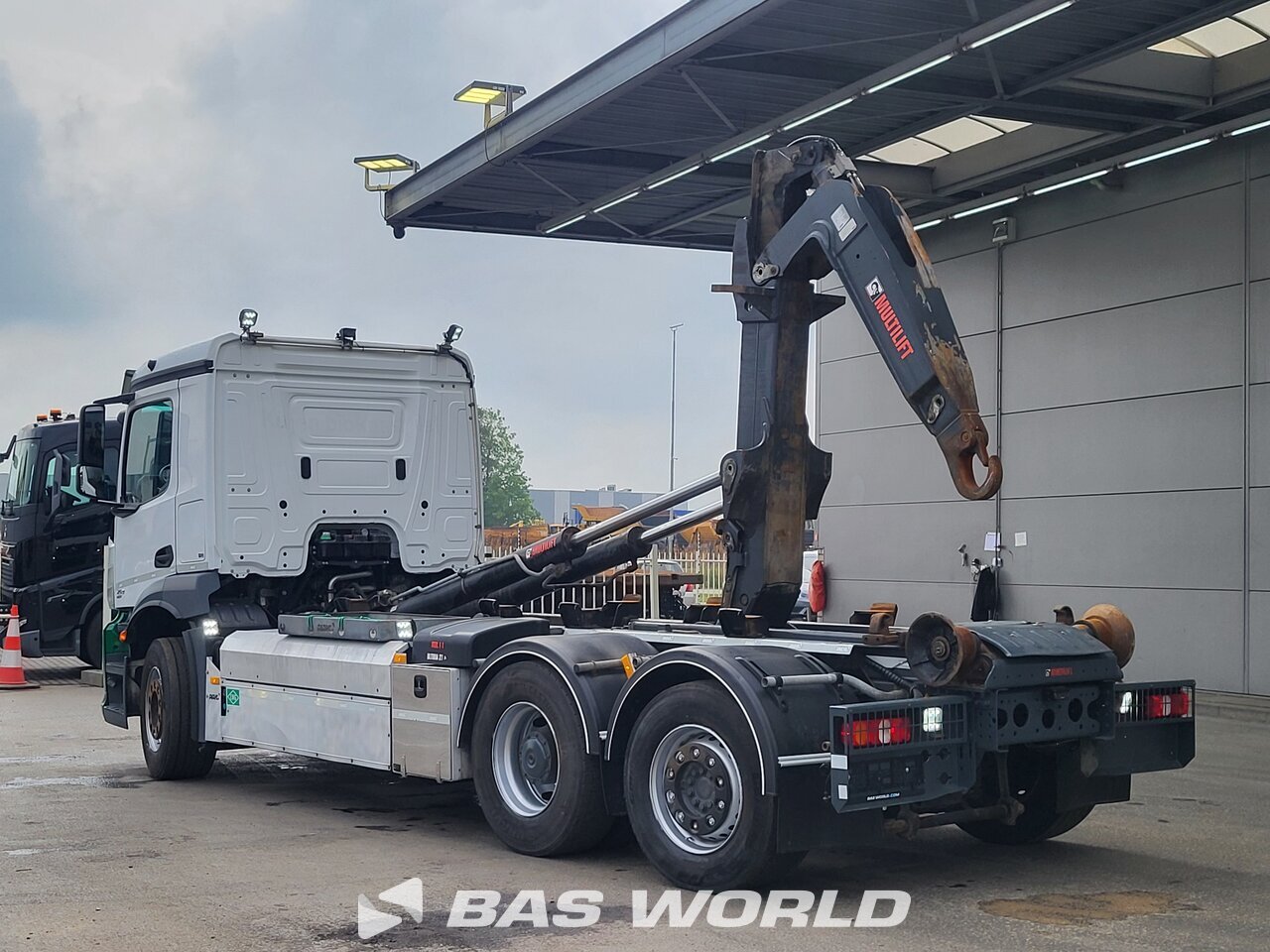 Other : Mercedes Arocs 2530 NGT грузовик с крюковым погрузчиком