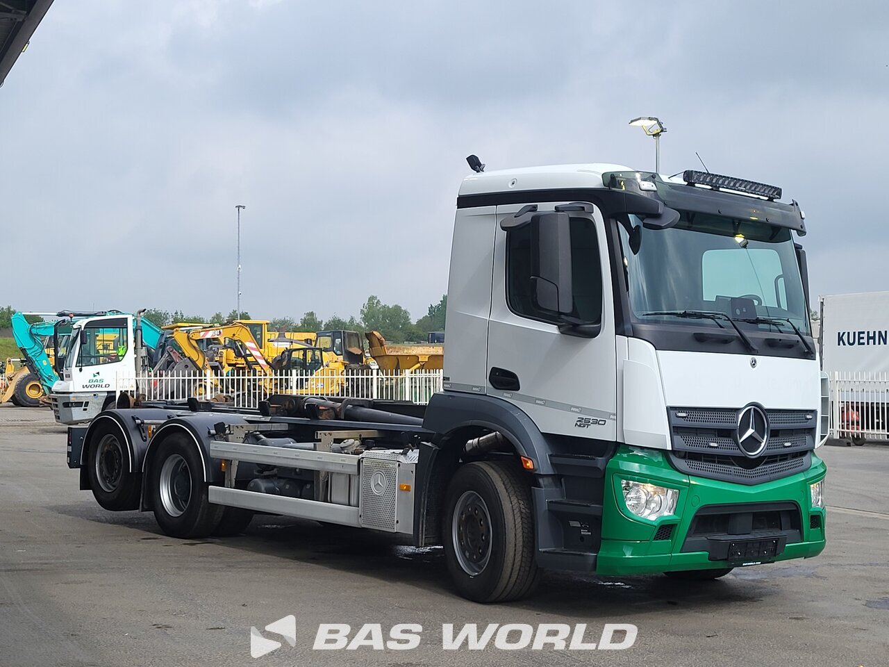 Other : Mercedes Arocs 2530 NGT грузовик с крюковым погрузчиком