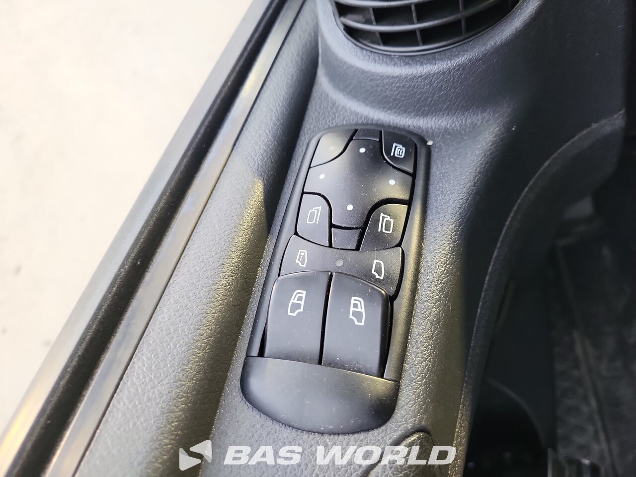 Other : Mercedes Atego 1224 Carrosseries fourgons