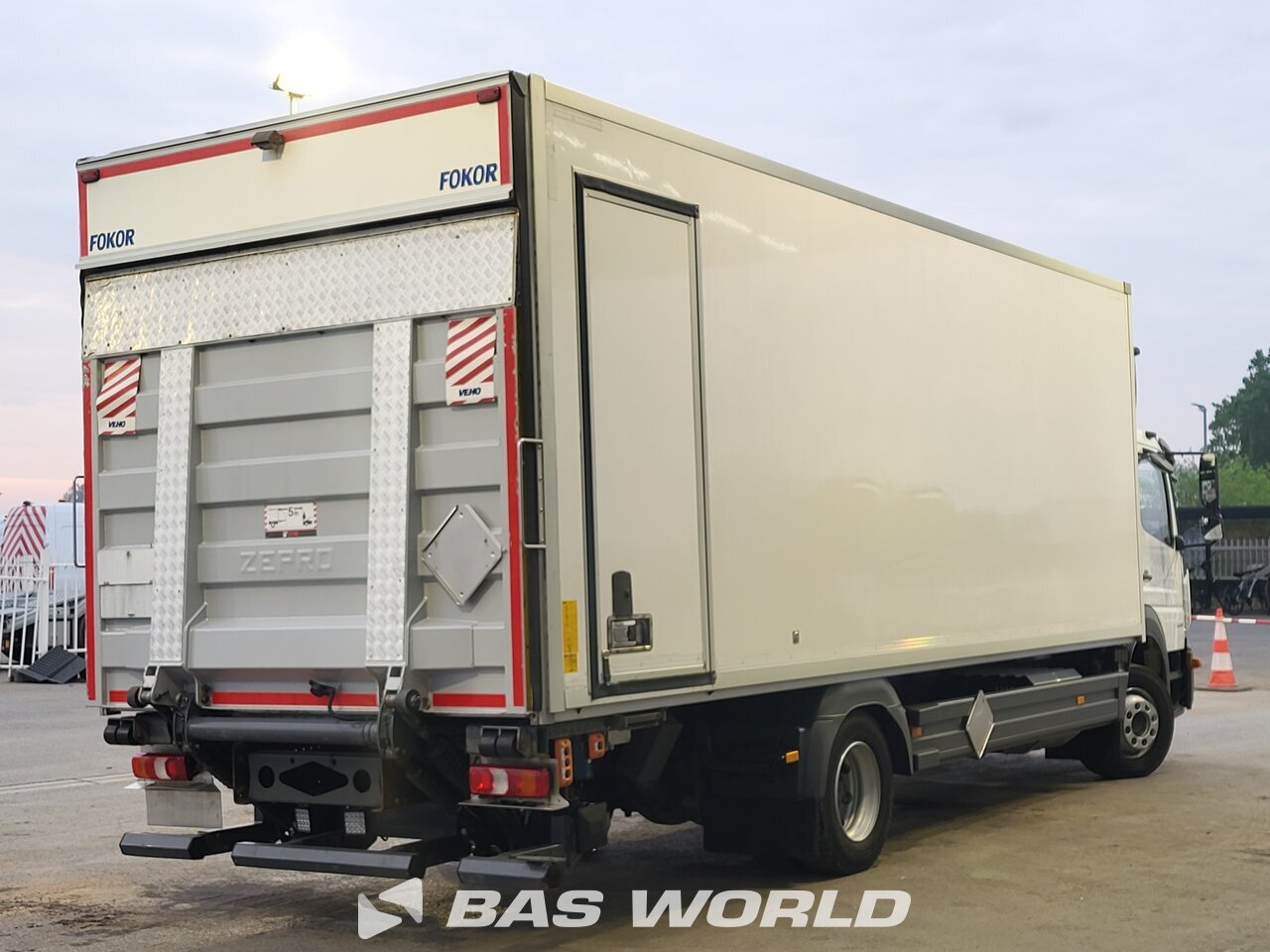 Other : Mercedes Atego 1224 Carrosseries fourgons