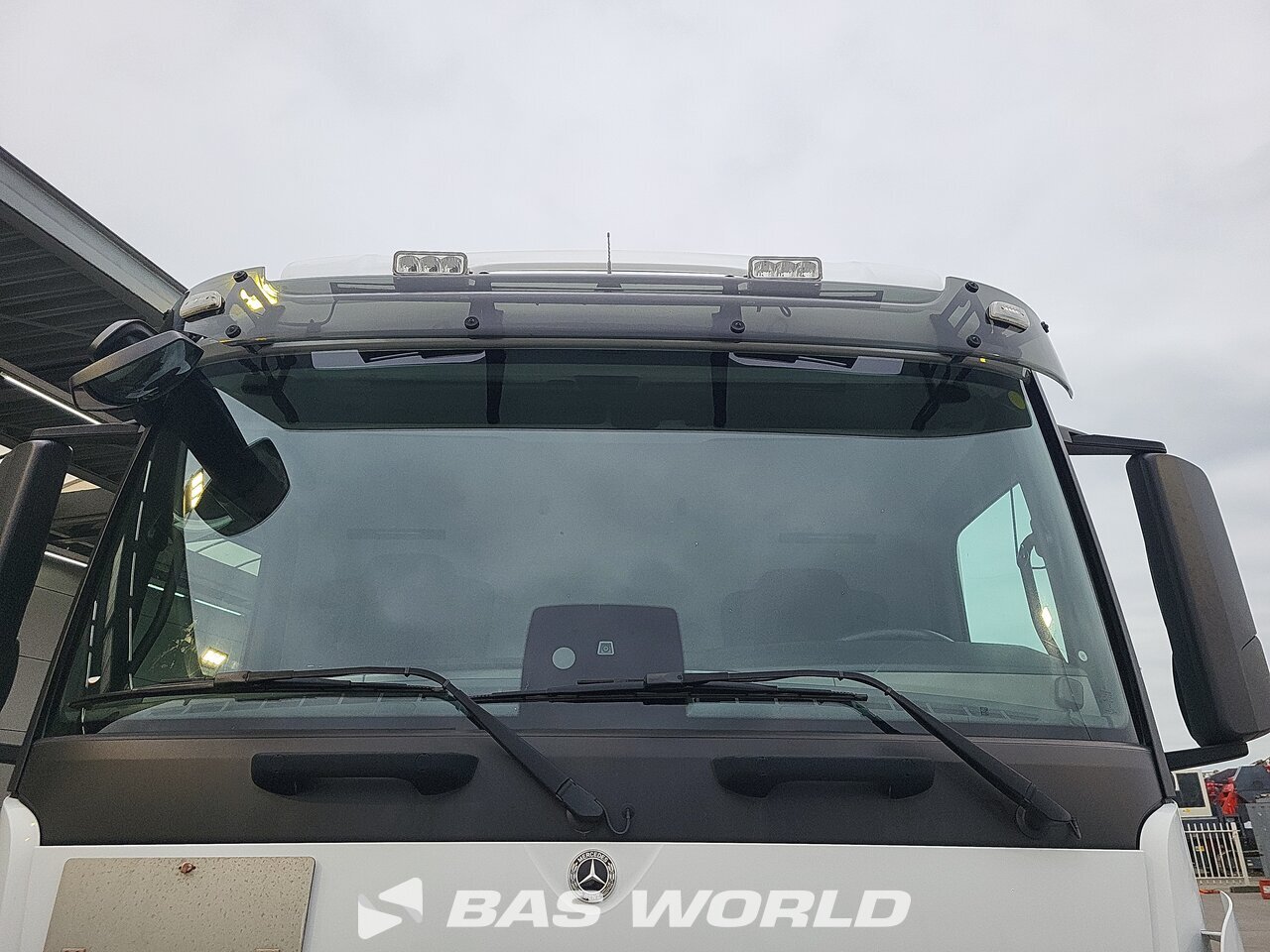 Other : Mercedes Actros 1827 شاحنة الجسم الصندوقي
