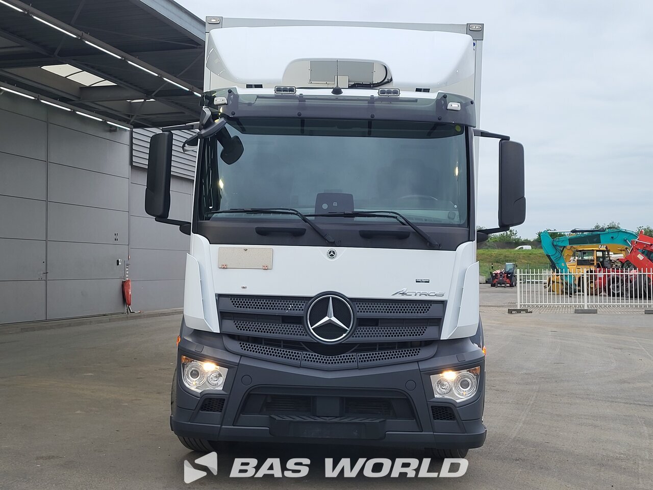 Other : Mercedes Actros 1827 شاحنة الجسم الصندوقي