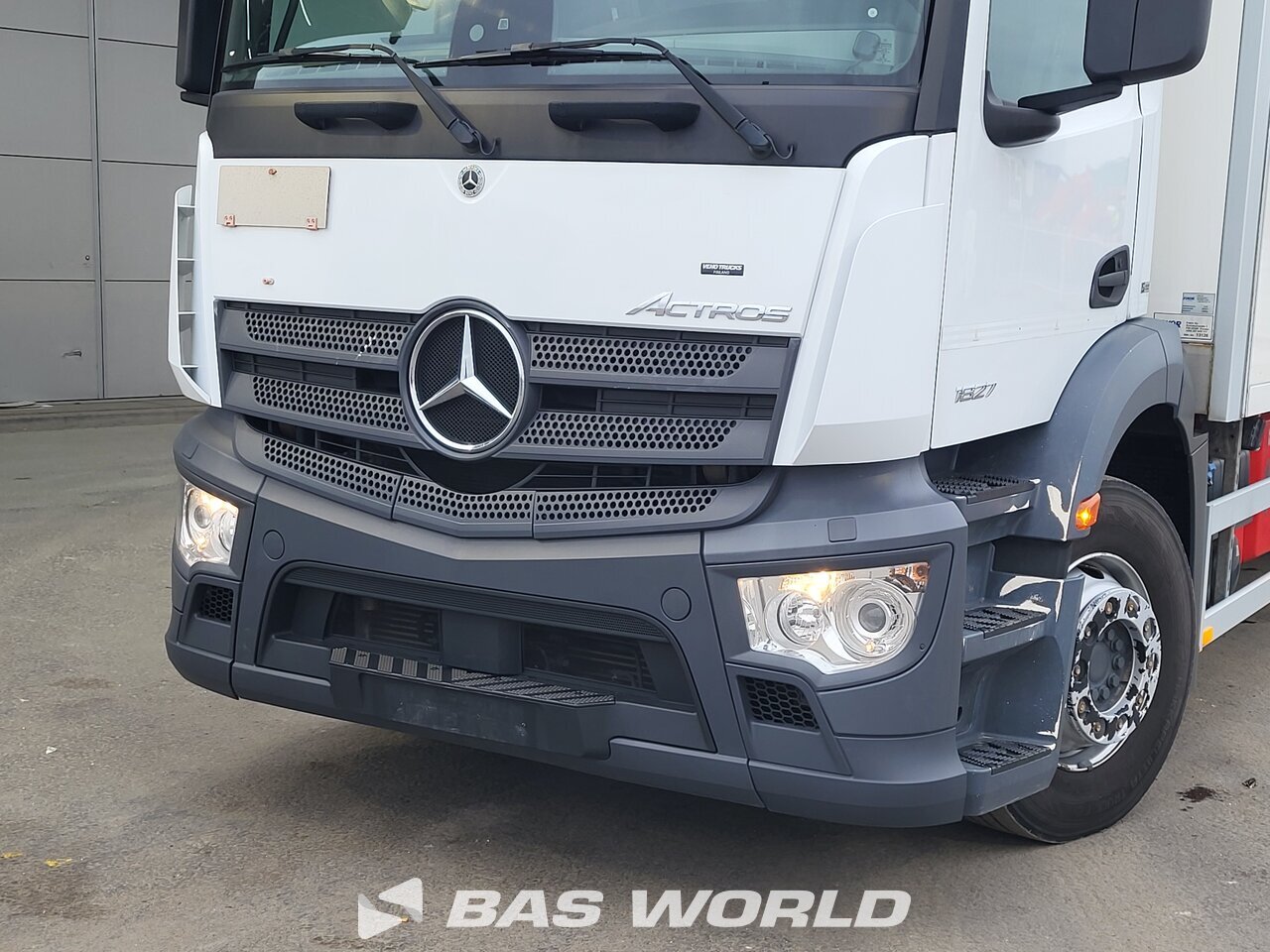Other : Mercedes Actros 1827 شاحنة الجسم الصندوقي