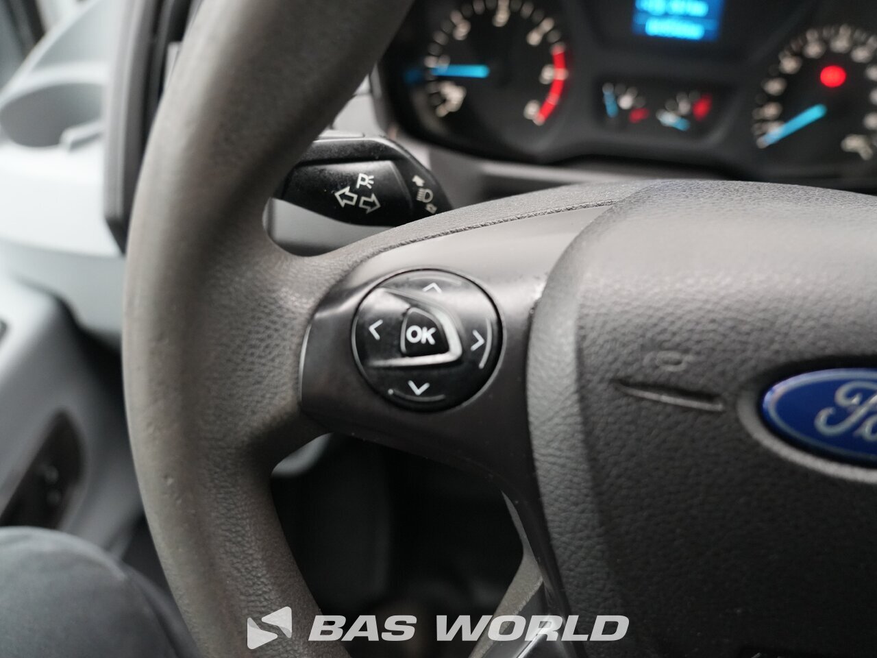 Other : Ford Transit 130pk Avoin