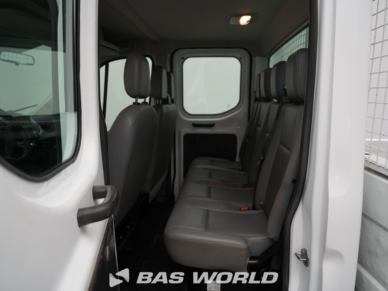 Other : Ford Transit 130pk Avoin