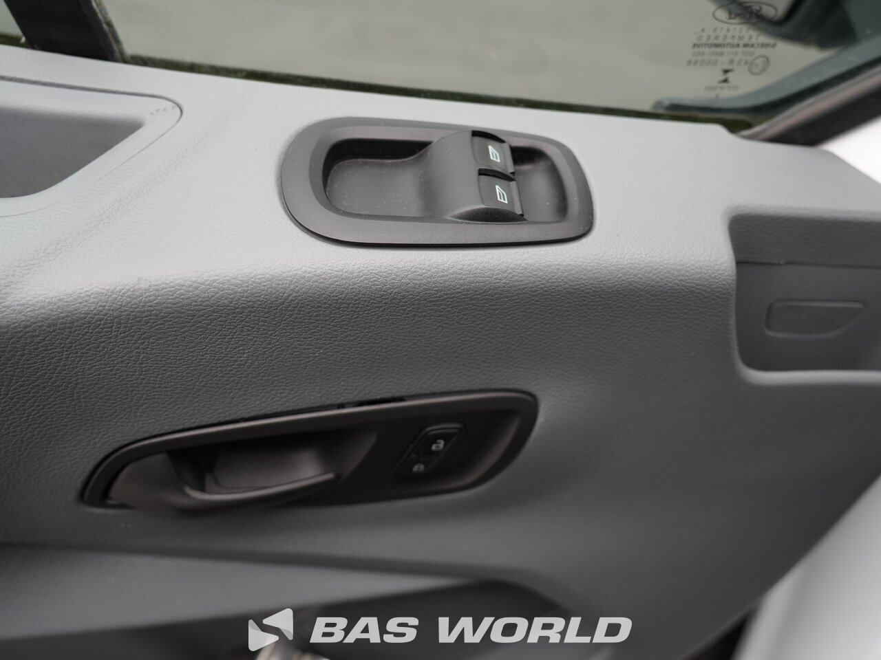 Other : Ford Transit 130pk Avoin