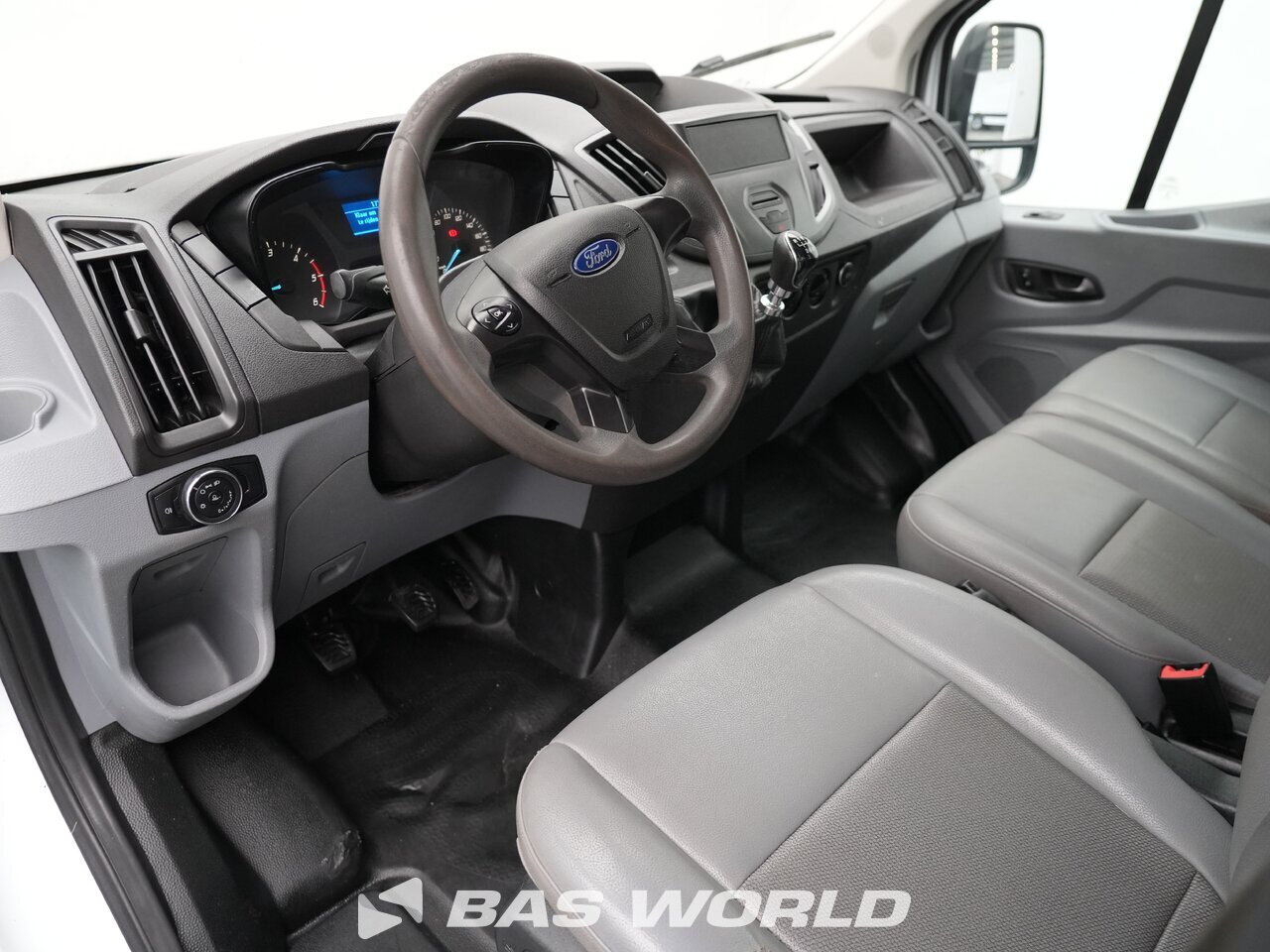 Other : Ford Transit 130pk Avoin