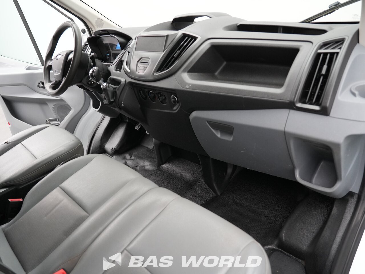 Other : Ford Transit 130pk Avoin