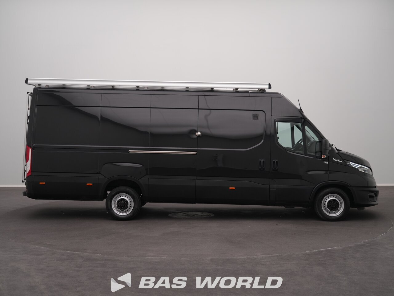 Other : Iveco Daily 35S14 شاحنة خفيفة بصندوق مغلق