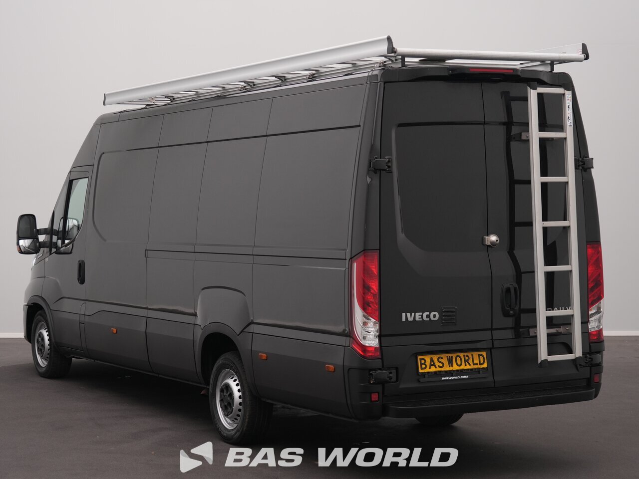 Other : Iveco Daily 35S14 شاحنة خفيفة بصندوق مغلق