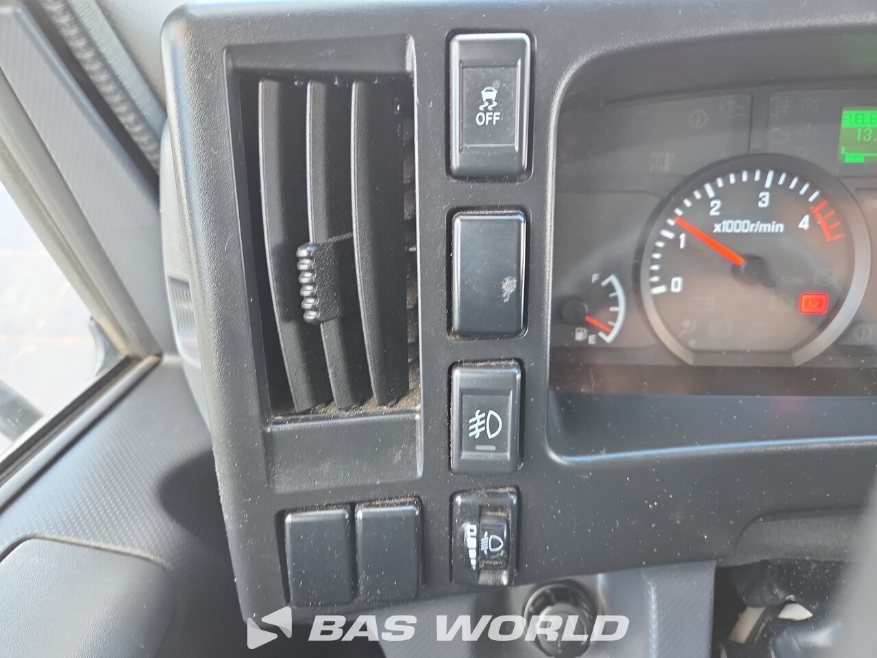 Other : Isuzu M27 Cassoni