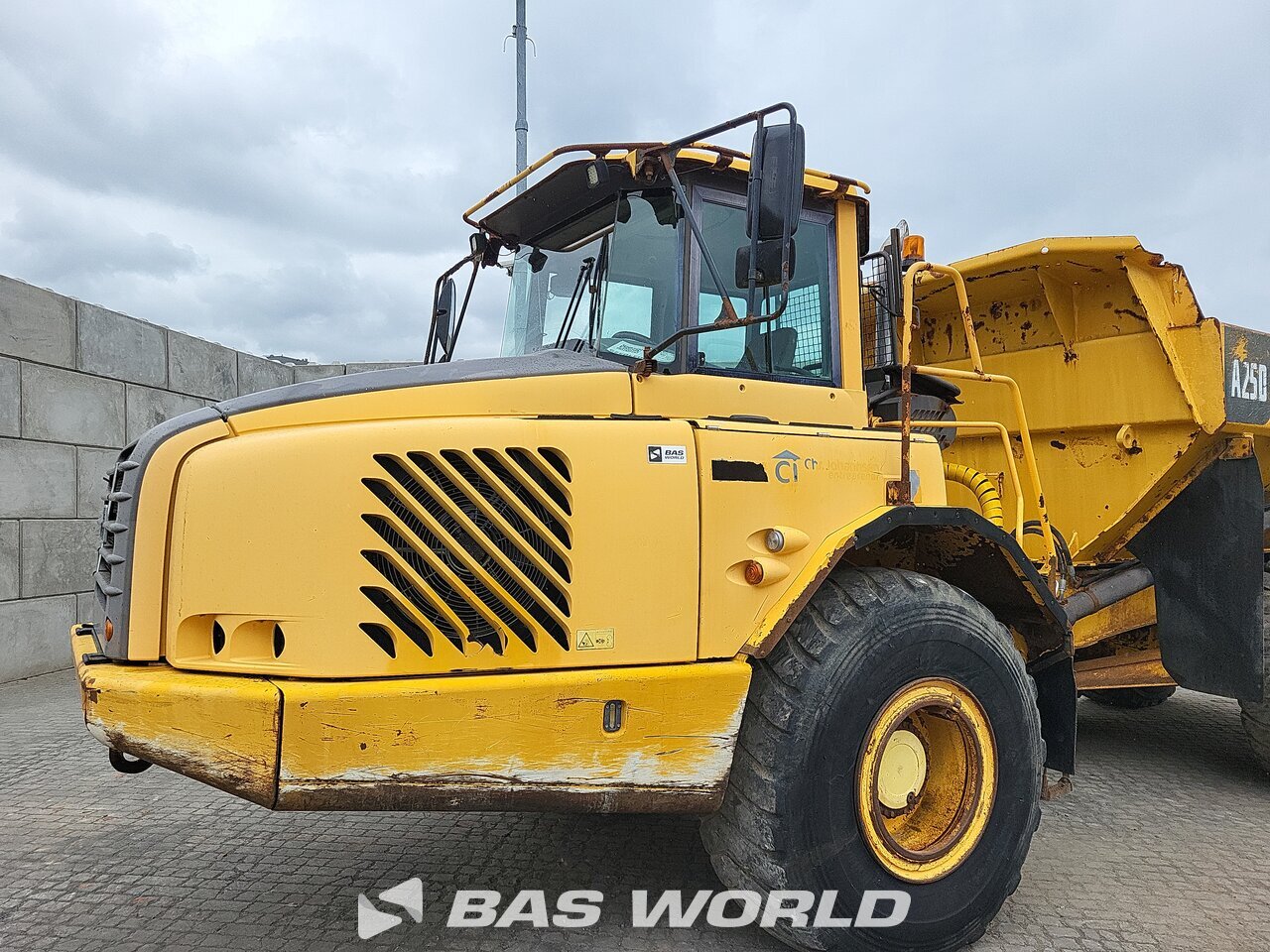 Other : Volvo A25 D قلابة مفصلية