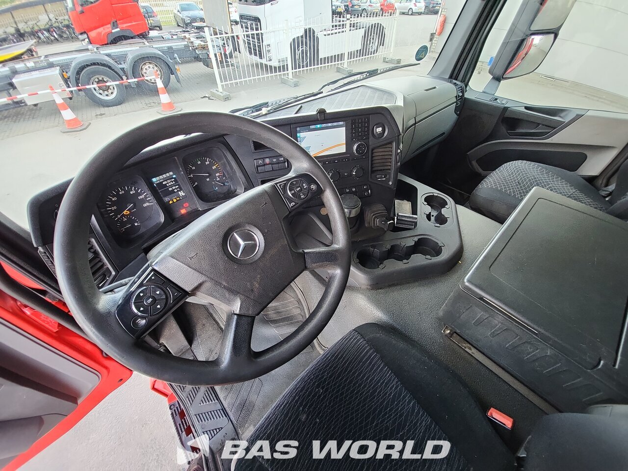 Other : Mercedes Antos 2132 Camion plateaux