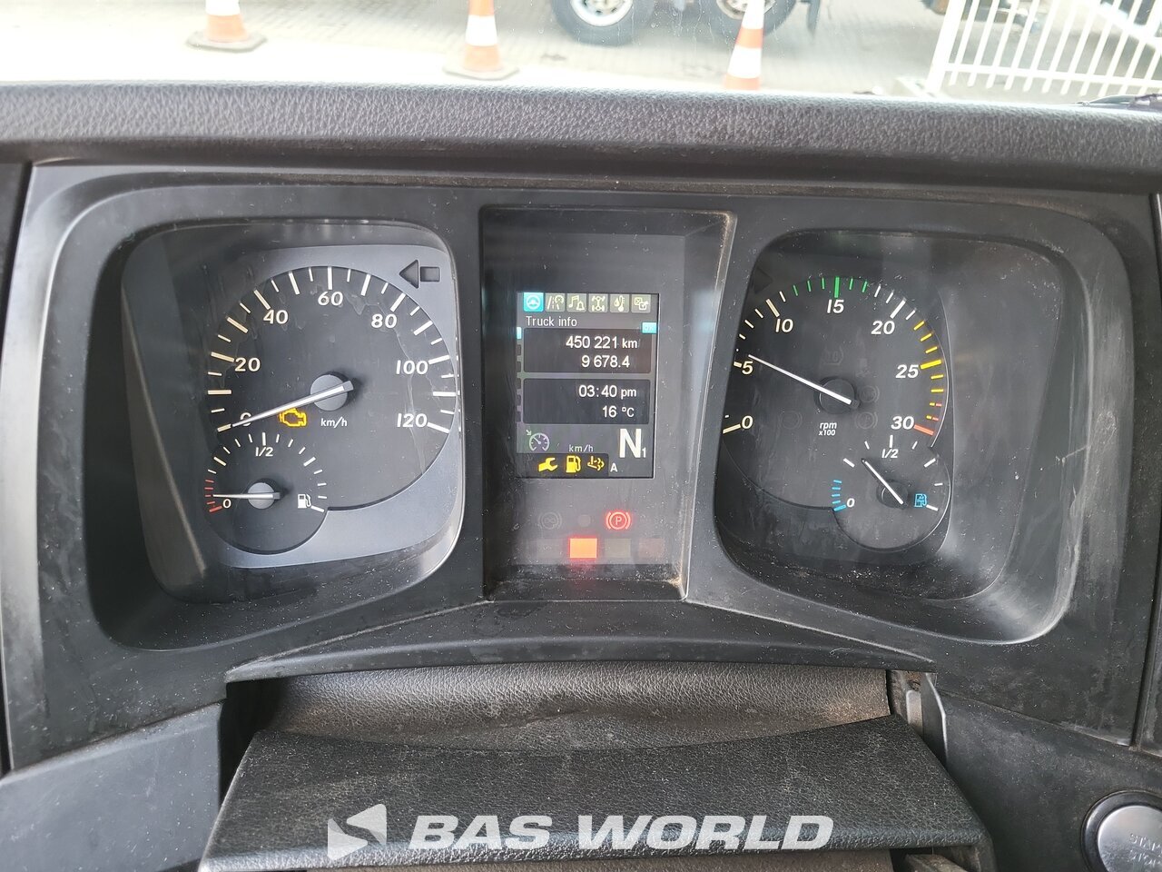 Other : Mercedes Antos 2132 Camion plateaux