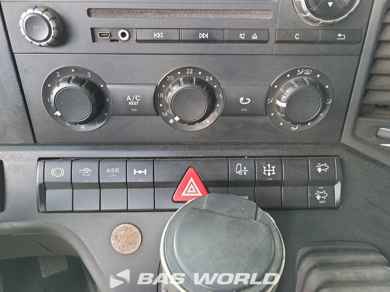 Other : Mercedes Antos 2132 Camion plateaux