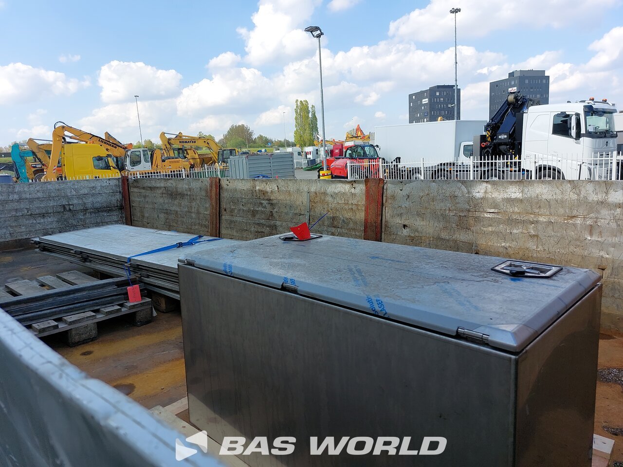 Other : Mercedes Antos 2132 Camion plateaux